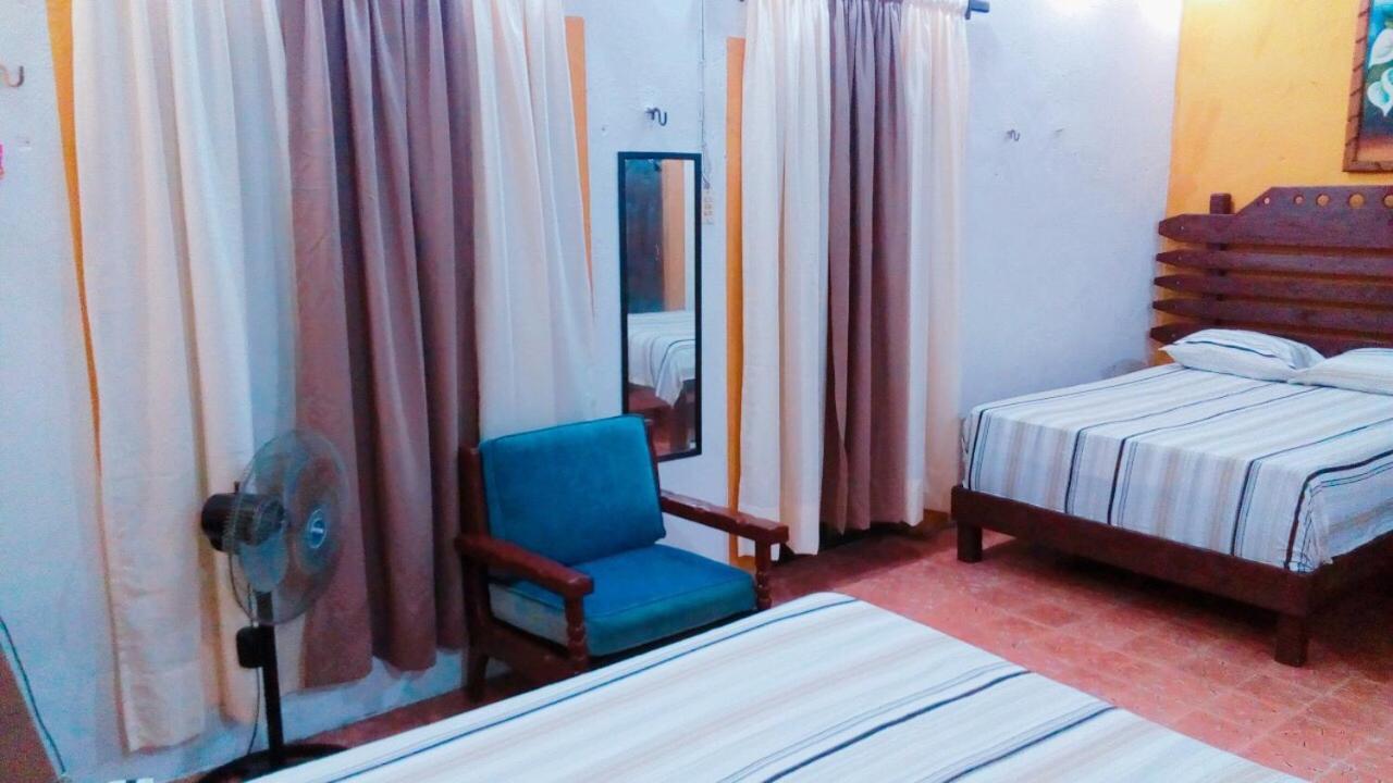Hostal Y Camping Villa Mercedes Tizimín Exteriör bild